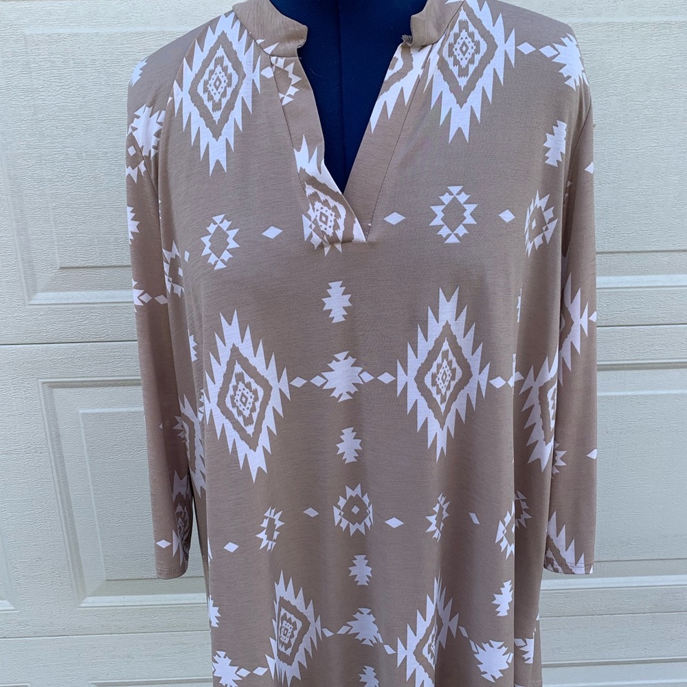 Honeyme Curvy 2X Aztec print top